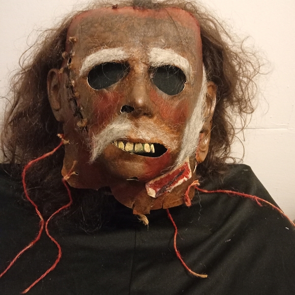Custom made Leatherface mask - Picture 1 of 7